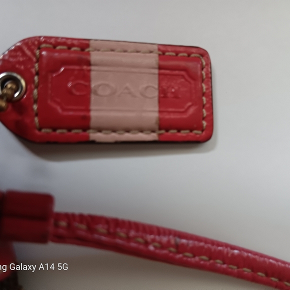 Coach wristlet beige pink straps. Excellent condition - Picture 5 of 7